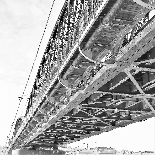 Železniční most pod Vyšehradem z roku 1901, foto 2023
